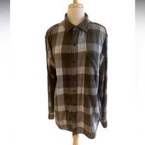 Tommy Bahama Button down shirt-size XL